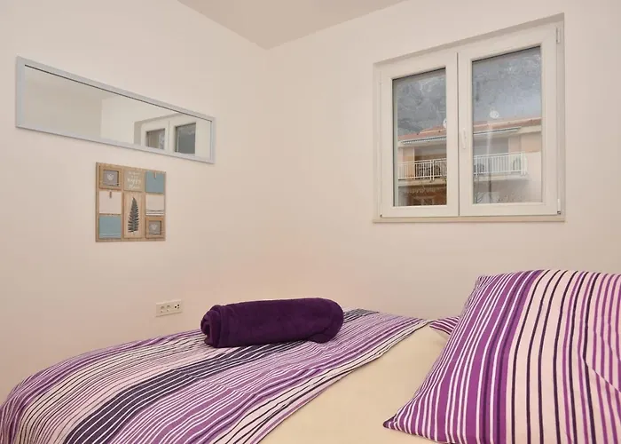 Anna A2+2 * Makarska