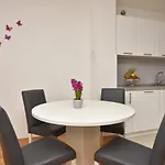 Anna A2+2 Apartment