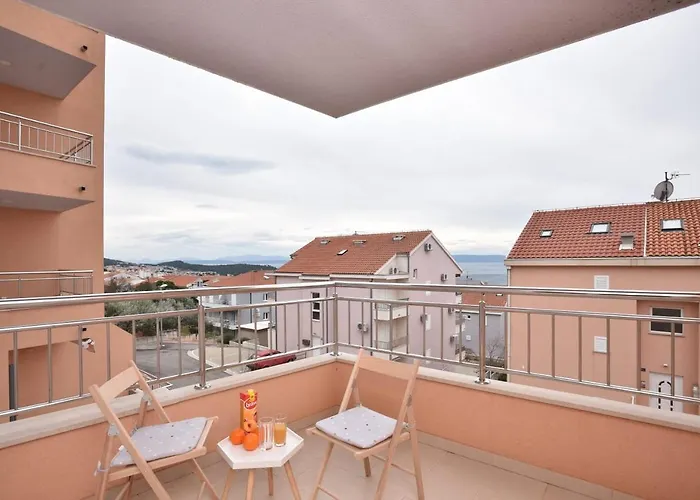 Anna A2+2 * Makarska