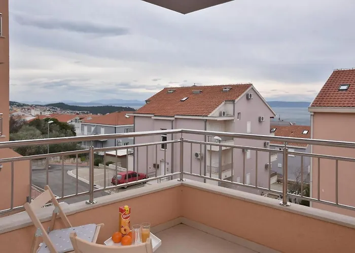 Anna A2+2 * Makarska