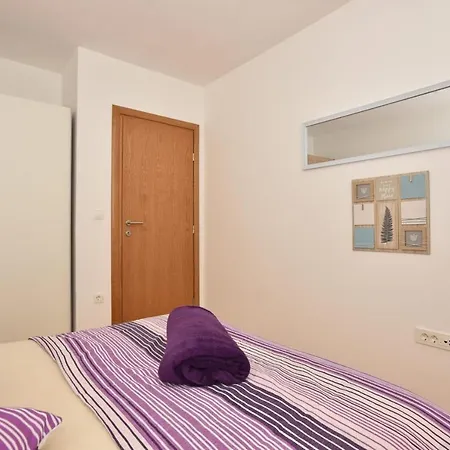 Anna A2+2 Apartman Makarska
