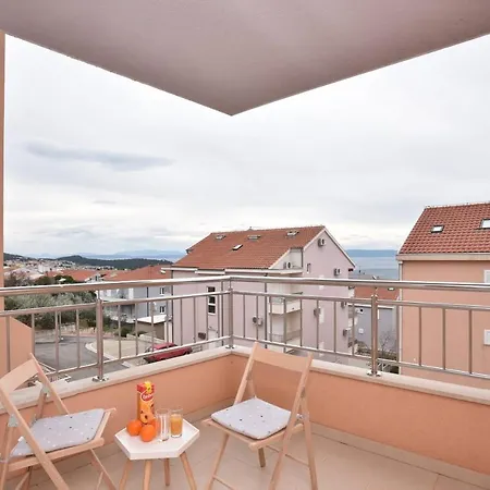 Anna A2+2 * Makarska